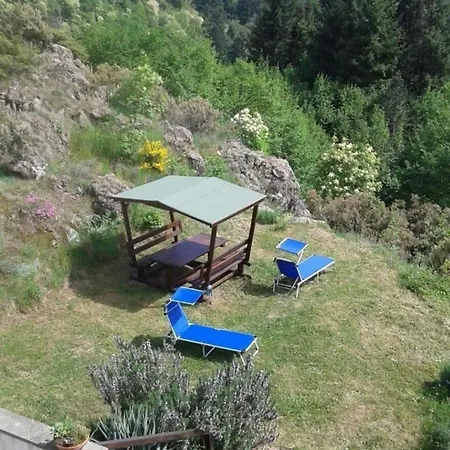 Im Park Fuer Gruppen Und Familien Feriehus Borzonasca